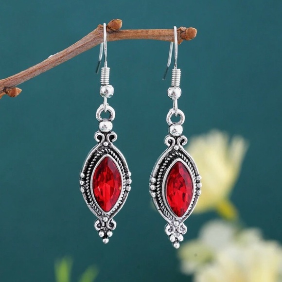 GlitzBlitz Boutique Jewelry - Any 4/$25! Silver Red Crystal Victorian Drop Earrings
